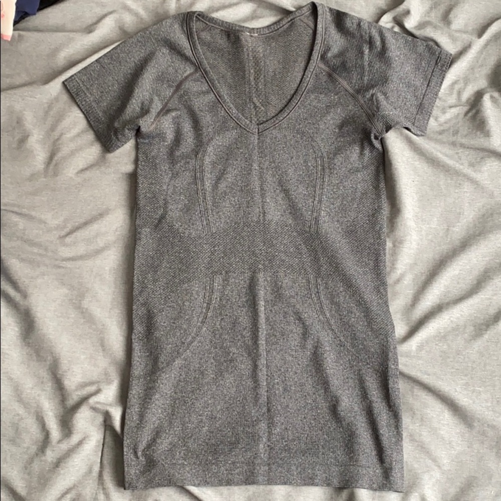 Lululemon Swiftly Tech V Neck Short Sleeve - Grey